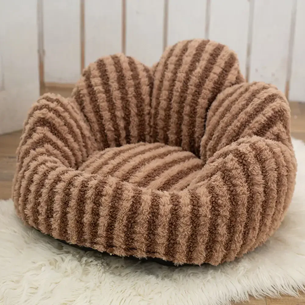 Lit pour animaux en peluche rayé en forme de pétale - Image 5