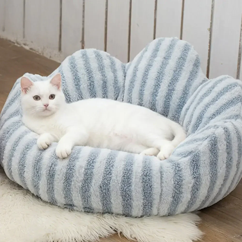 Lit pour animaux en peluche rayé en forme de pétale - Image 7
