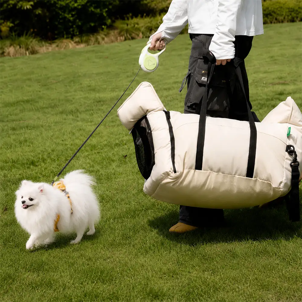 Litière pour chien en faux cuir étanche et extensible avec fenêtre en maille visible. - Image 10