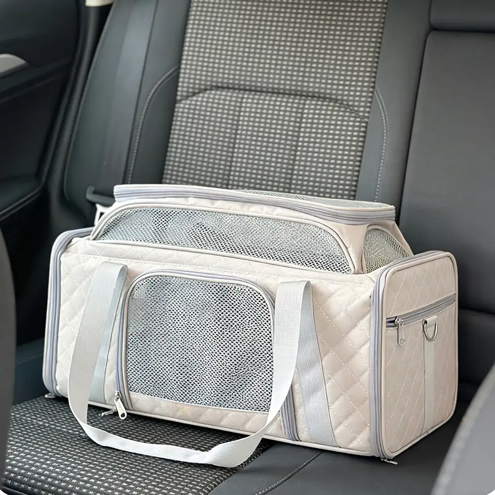 Sacs de transport pour chien et chat animaux de compagnie portable, grande capacité et extensible avec motif en diamant classique.